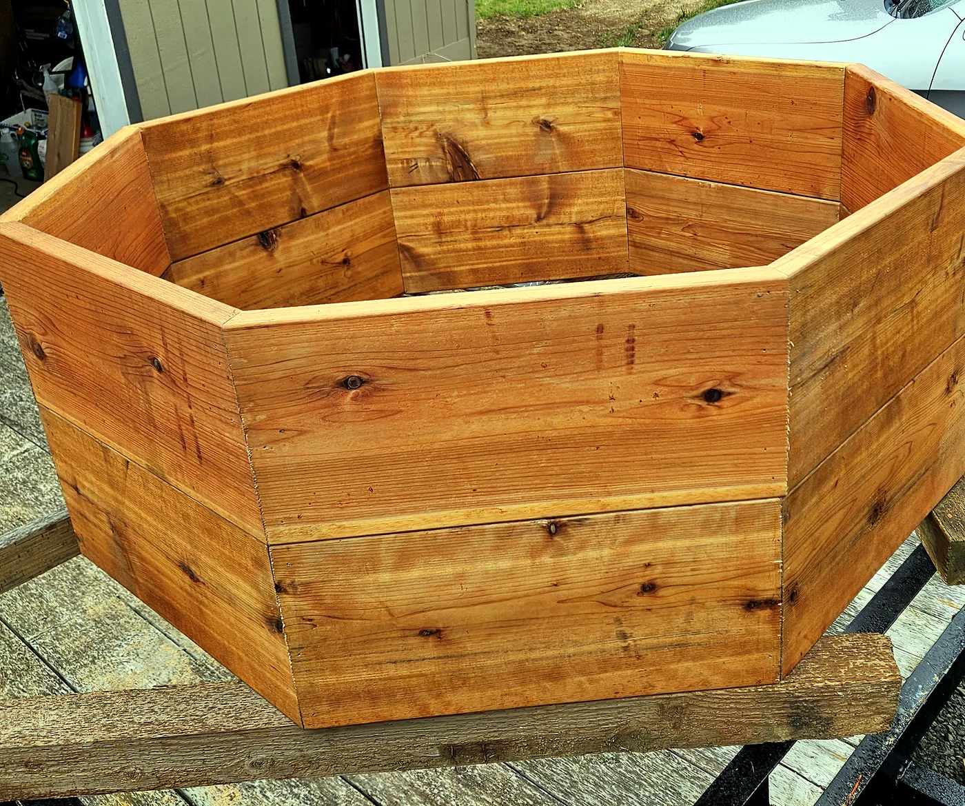 Custom cedar carpentry with clean joinery by SeaBreeze