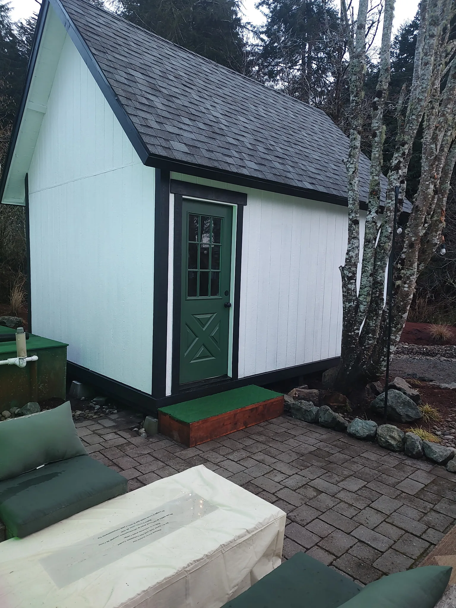 Custom-built golf simulator shed by SeaBreeze