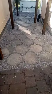 Round paver path